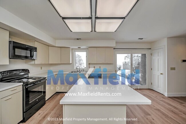 Foto del edificio - Avenues - 3 Bedroom 3 Bath Townhome with amazing southern views