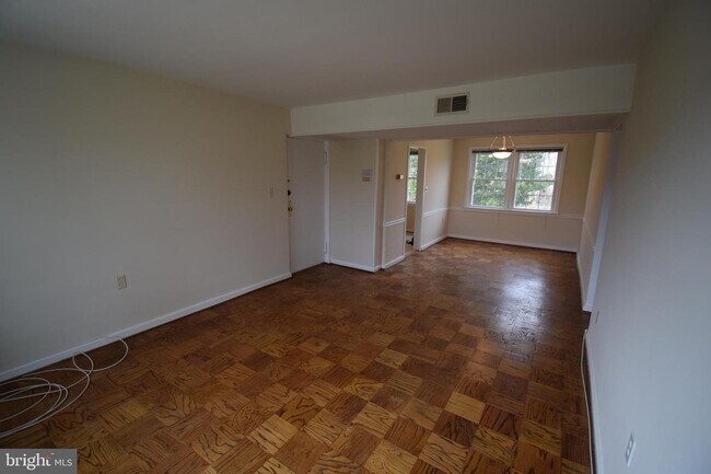 Foto del edificio - 6604 10th St