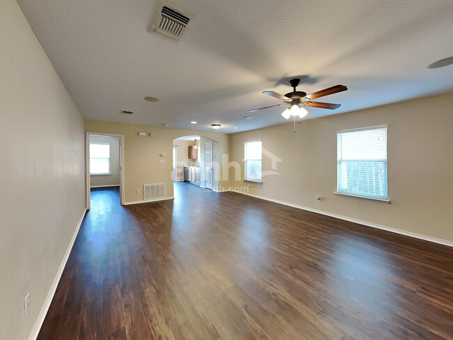 Building Photo - 2711 Candle Ridge Drive