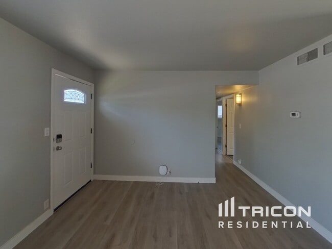 Foto del edificio - 1129 Florence Ave