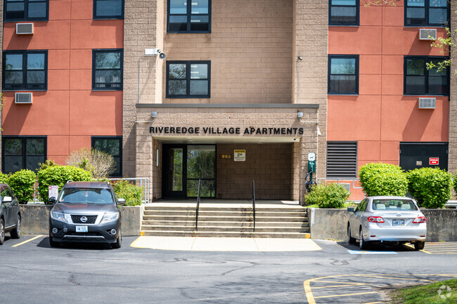 Entrada principal - Riveredge Village Apartments