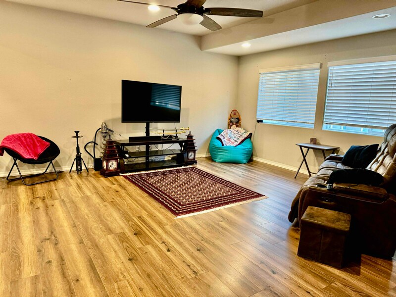 Foto principal - 2039 Alperton Heights