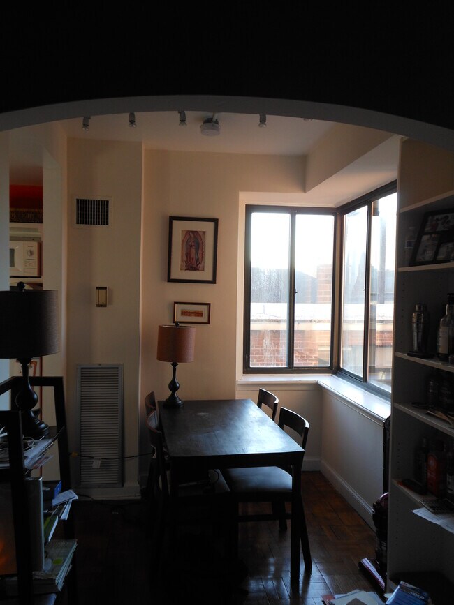Dining - 2515 K St NW