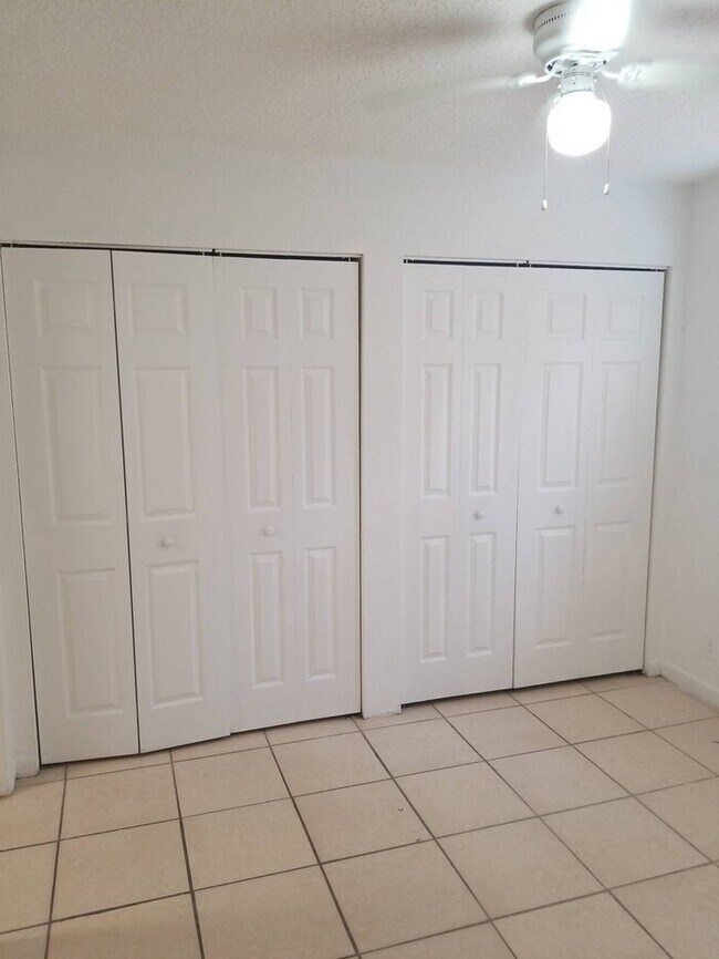 Foto del edificio - 5834 Justina Ct