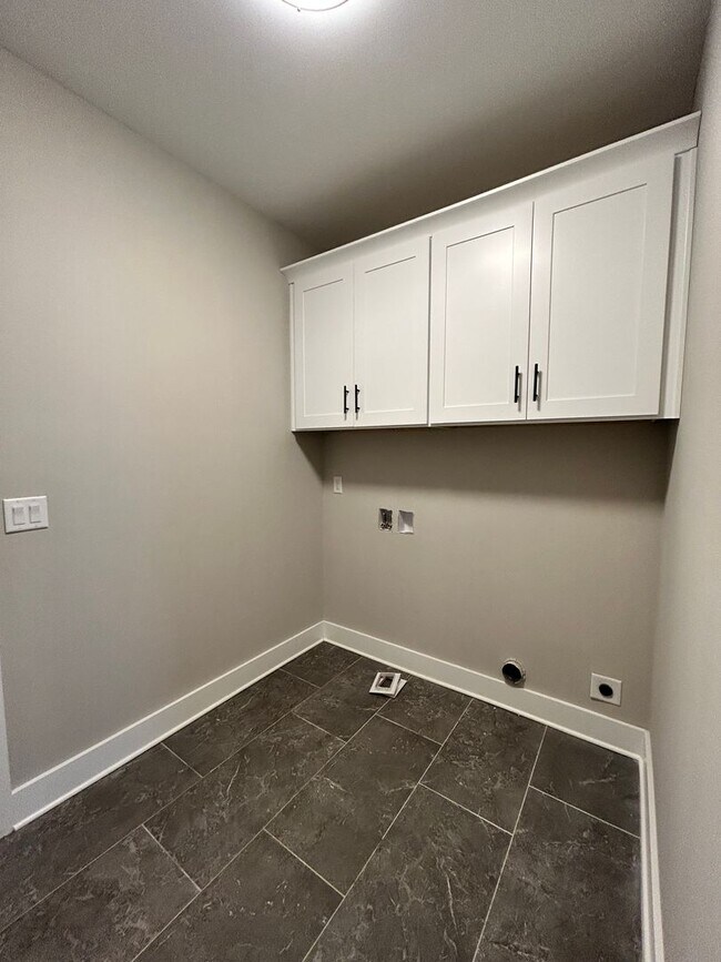Foto del edificio - Beautiful New Build 3 Bed, 2.5 Bath, 2 Car Garage - Community Pool & Walking Trail!