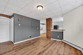 Building Photo - 42 Almont St