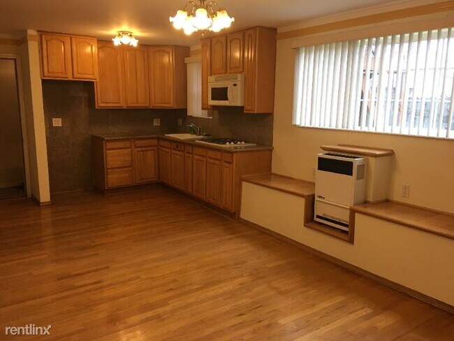 Building Photo - 1 br, 1 bath House - 24 Byron CT