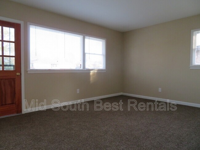 Foto del edificio - 4563 Windward Dr
