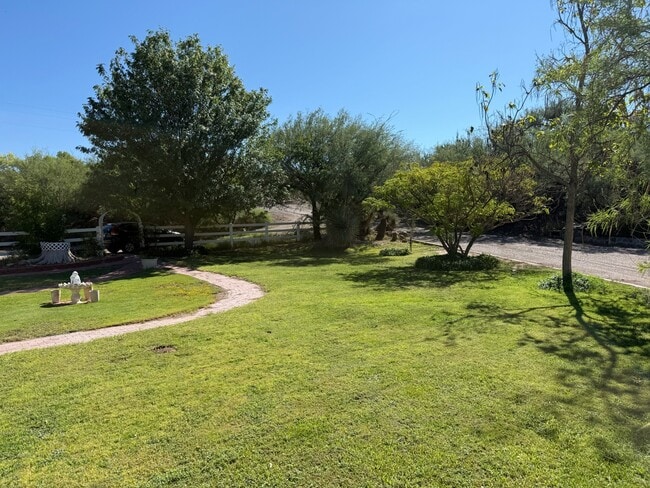 Foto del edificio - 56 Foot Grove Ln