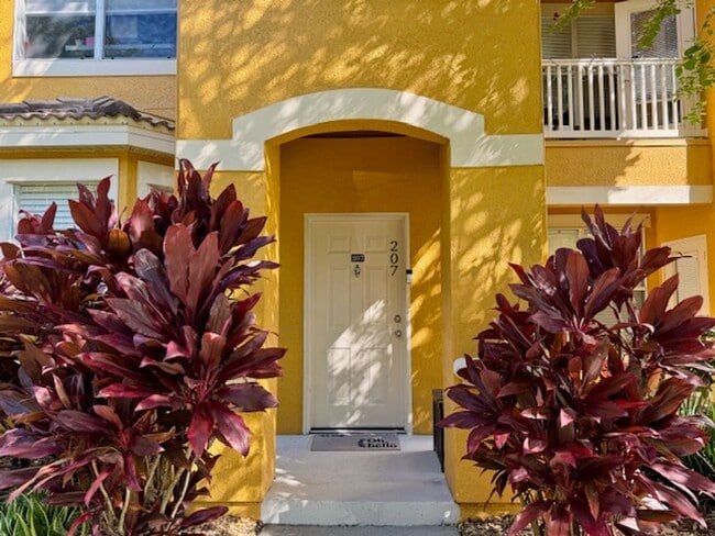 Building Photo - Stunning 2/2 Condo For Rent in Mirabella - Superb Location!