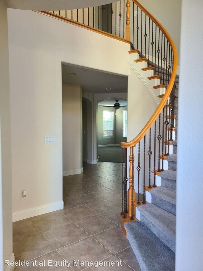 Building Photo - 4 br, 3 bath House - 1780 Langholm Way