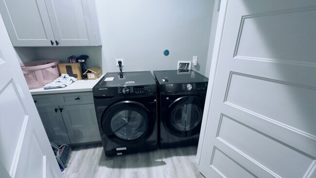 Foto del edificio - 9229 Madera Rd