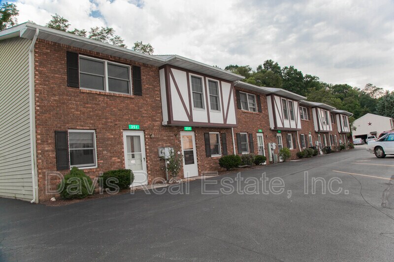 Primary Photo - 363 Grape St