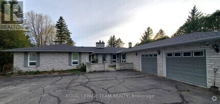 Building Photo - 2064 River Rd