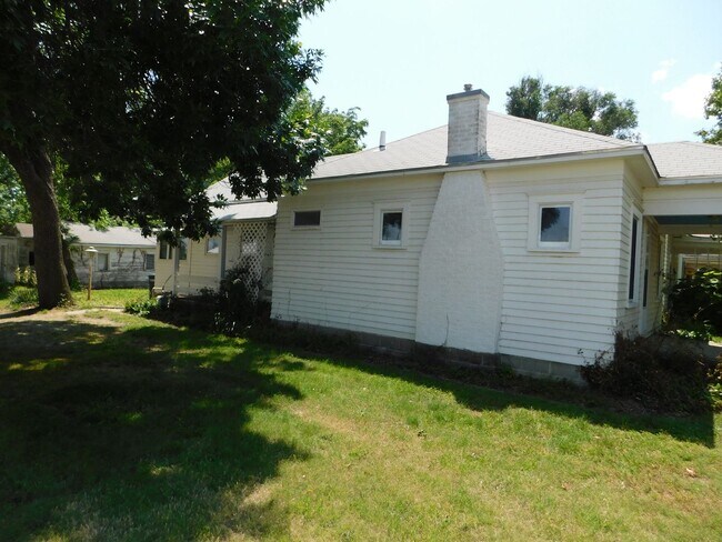 Building Photo - 201 W Olive Ave