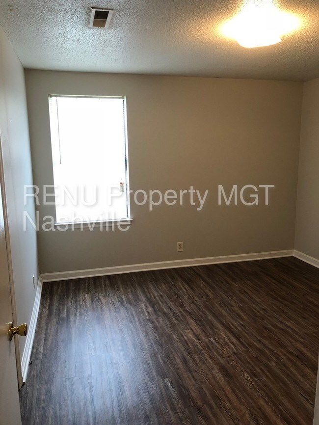 Foto del edificio - 2BR/1BA duplex off Briley Pkwy!