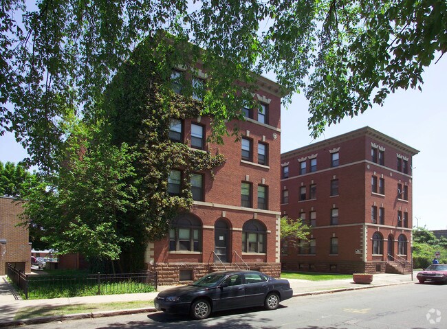 2147 Main St, Springfield, MA 01104 Apartments