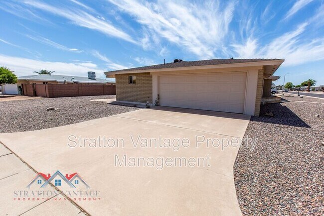 Building Photo - 5927 E Dodge St