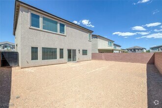 Building Photo - 6533 Twin Brks Ave