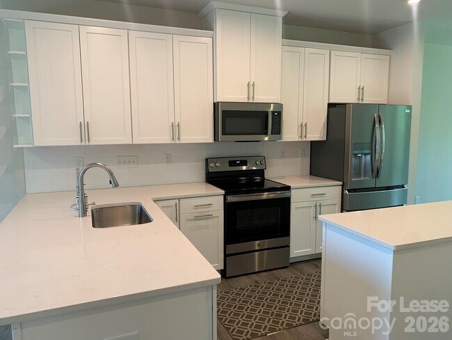 Building Photo - 948 Broad River Ln