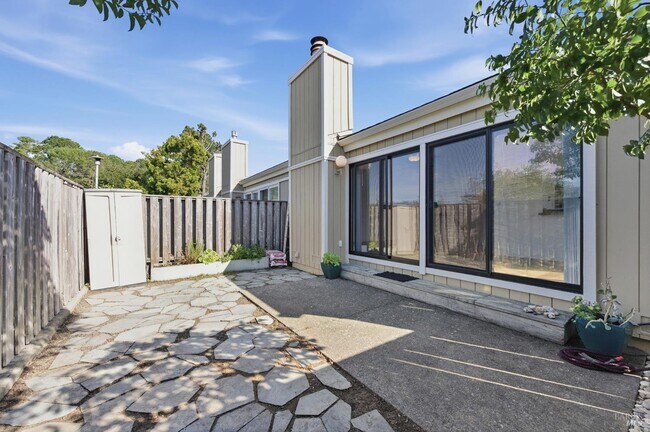 Foto del edificio - 12 Byron Cir