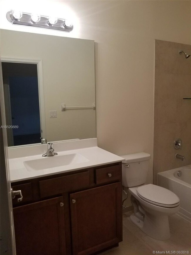 Foto del edificio - 9071 NW 183rd St