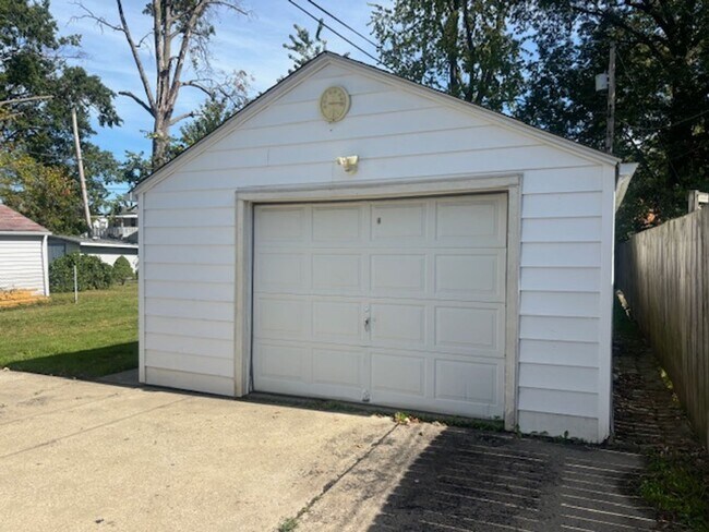 Foto del edificio - Check out this 3 Bedroom Ranch in Homewood...