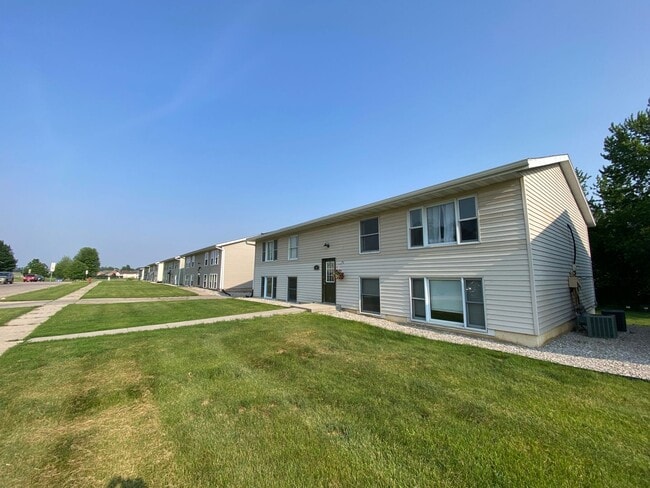 Building Photo - 305 Melody Ln
