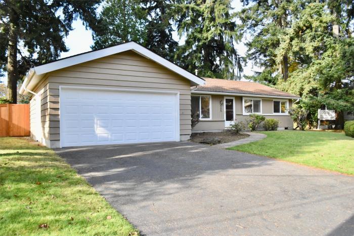 Primary Photo - 3 bedroom in Bellevue WA 98006
