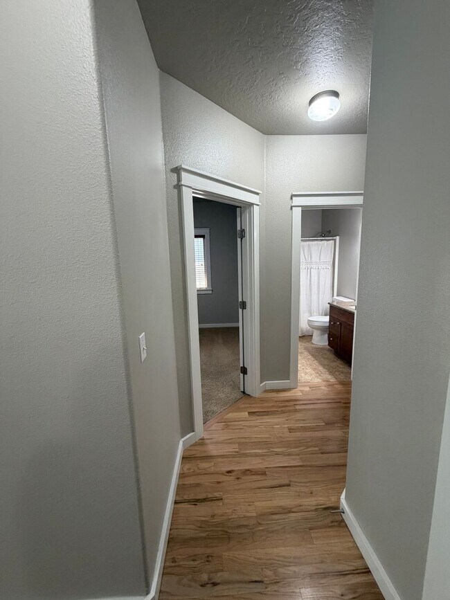 Foto del edificio - Jayden Village Sub: 4 Bedroom 2 Bath with Community Pool Ten Mile and Ustick