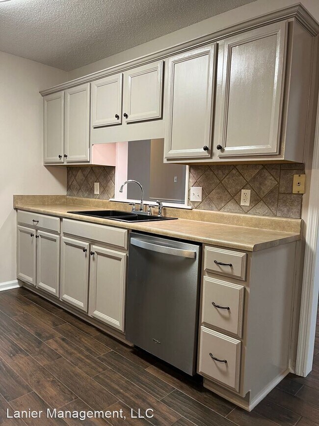 Foto del edificio - 3 br, 2 bath House - 21 Green Iris Ct