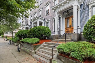 Building Photo - 182 Bowen St