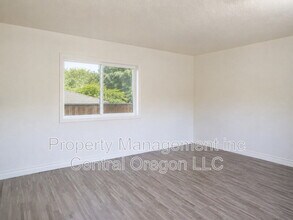 Building Photo - 1711 US-26