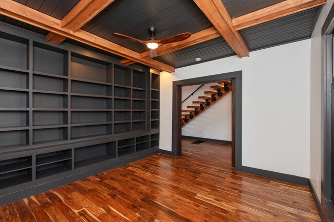 Foto del edificio - 2828 N Illinois St