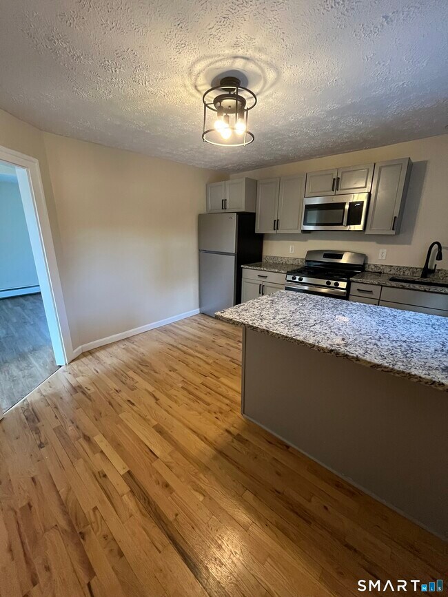 Foto del edificio - 400 S Main St