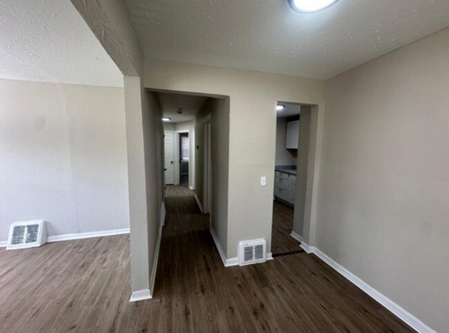 Foto del edificio - This beautifully updated 3-bedroom, 1-bath single-family home is ready for move-in!