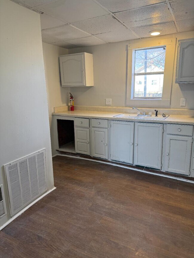 Foto del edificio - 208 1/2 E Avenue B - Unit 1