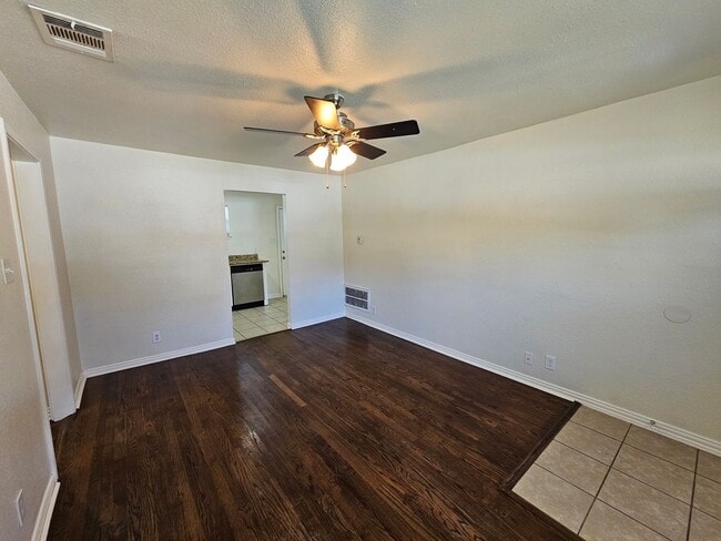 Building Photo - Available now ready for immediate move in