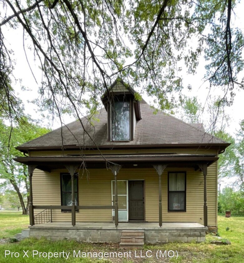 2 br, 2 bath House 507 S Main House Rental in Carl Junction, MO