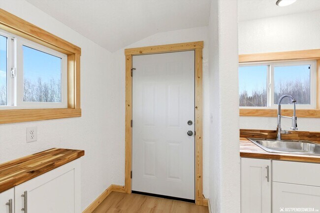 Foto del edificio - 12716 Hawk Ln