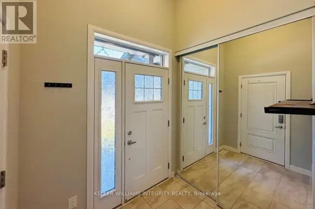 Building Photo - 558 Clemency Cres