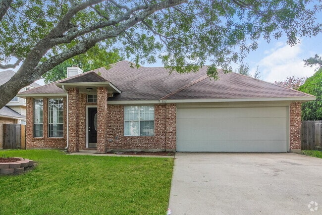 Building Photo - 817 Clover Hill Ln
