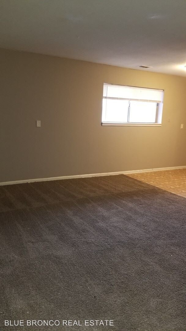 102 NW 63rd St, Gladstone, MO 64118 Condo for Rent in Gladstone, MO