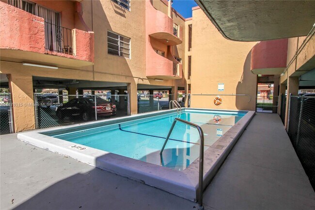 Foto del edificio - 3675 W 11th Ave