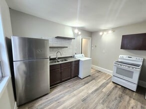 Building Photo - 174 Guilford St