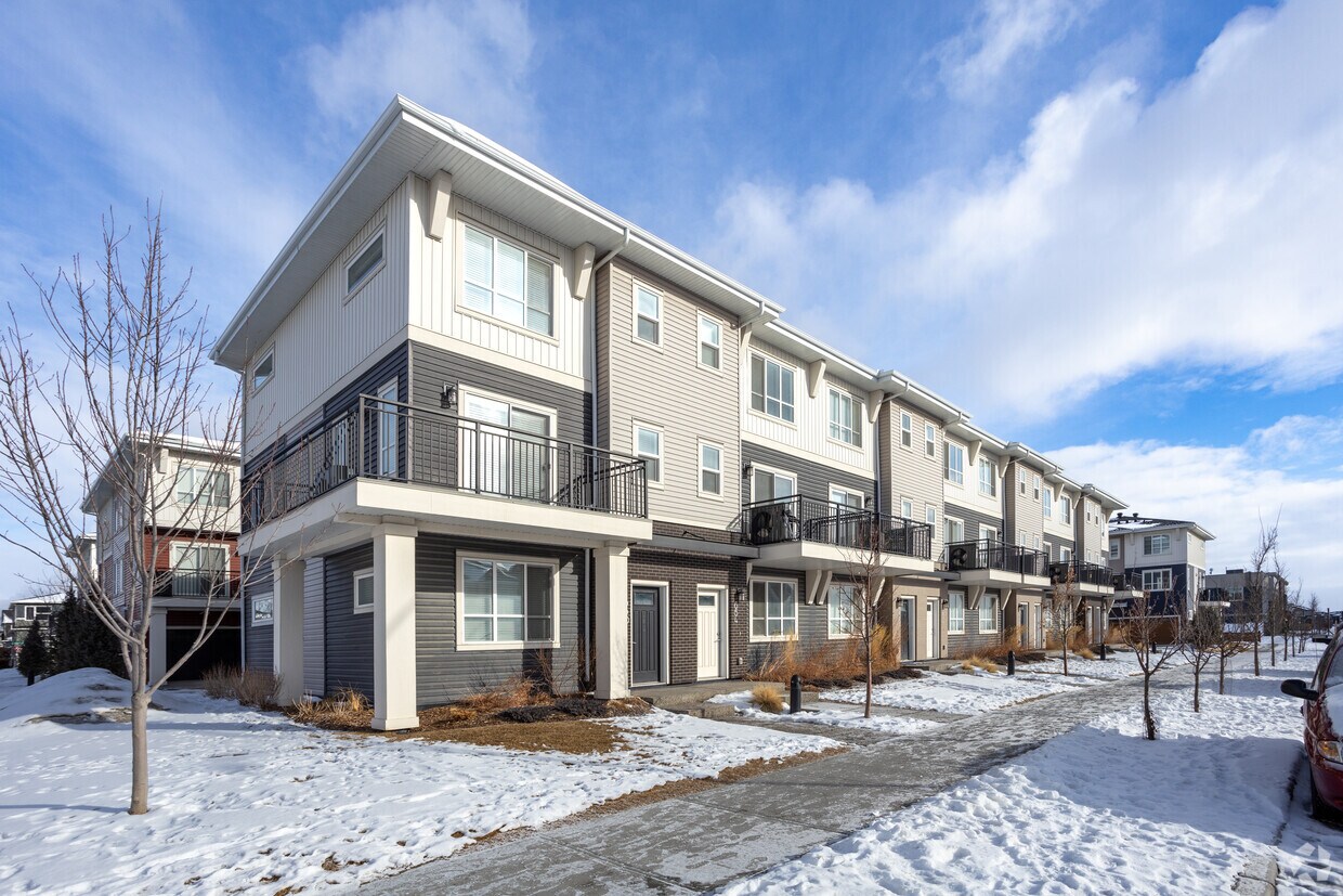 Photo du bâtiment - Novella Townhomes