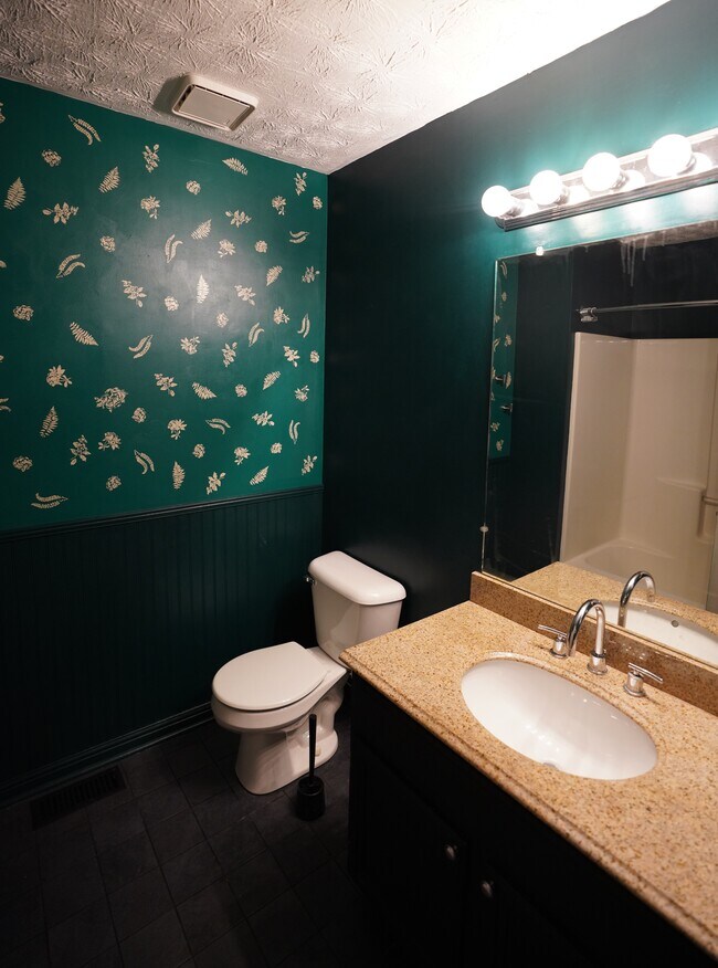 Foto del edificio - 218 John Wesley Dr