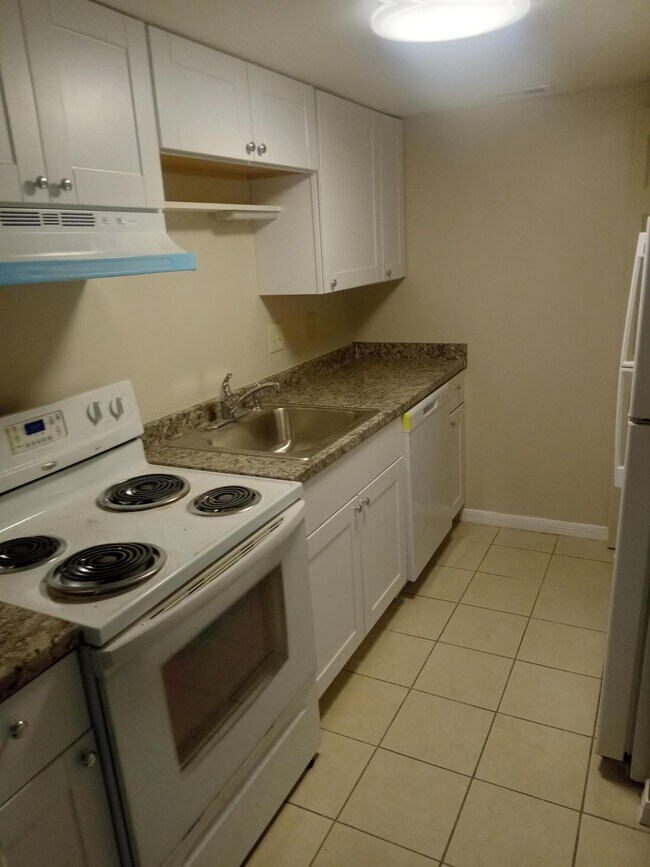 Foto del edificio - 2810 Stoneway Ln