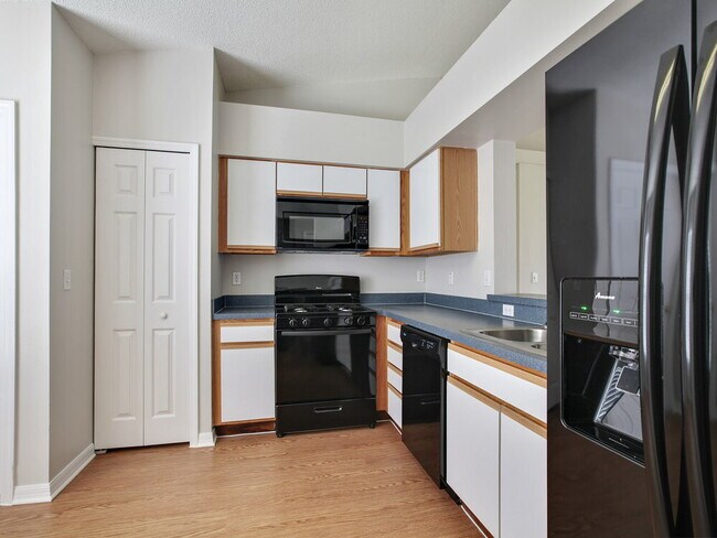 Foto del edificio - 11838 Foxglove Dr