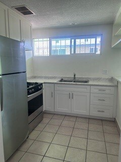 Foto del edificio - 2359 Glendale Blvd